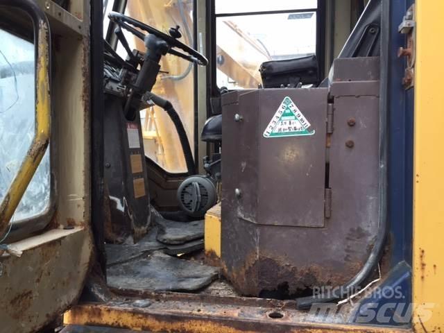 Komatsu WA150-1 Kolesové nakladače