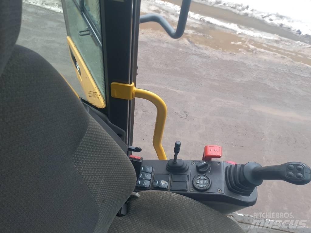 Volvo EW 140 D Kolesové rýpadlá