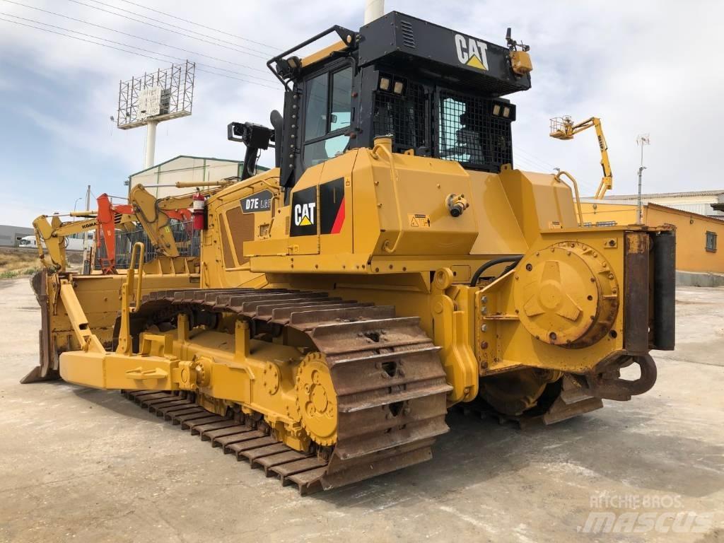 CAT D7E Navijaky
