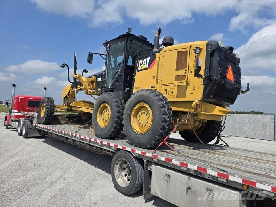 CAT 140 M 2 Grejdery