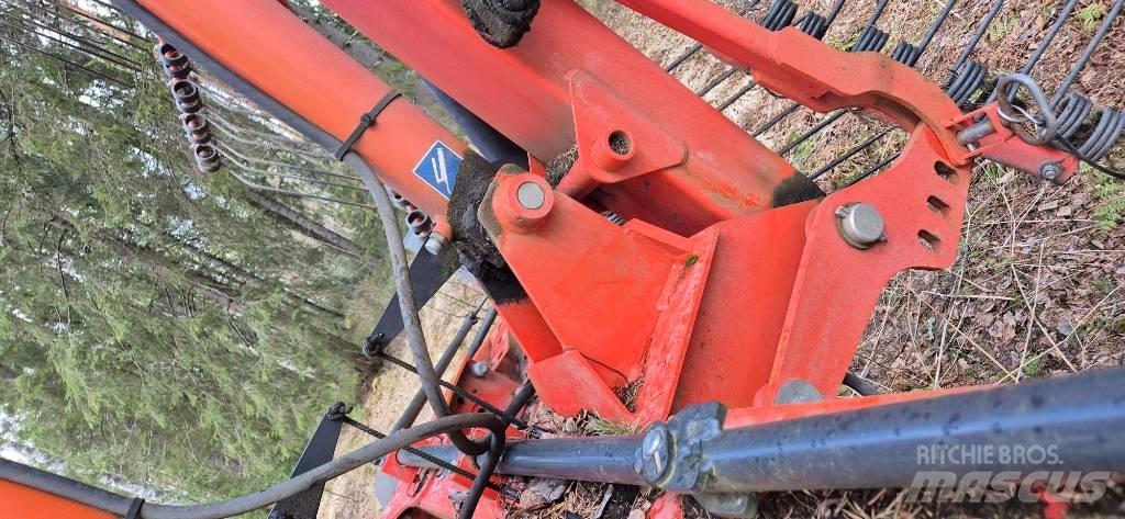 Kuhn GA 8121 Riadkovače