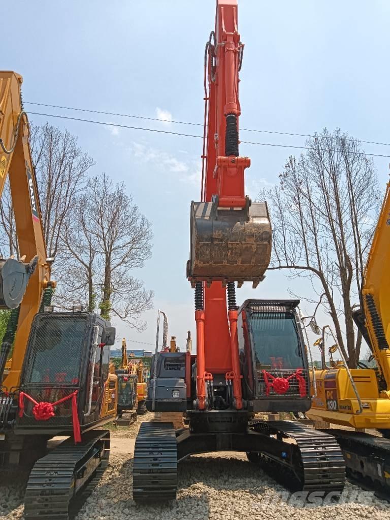 Hitachi ZX 240 Pásové rýpadlá