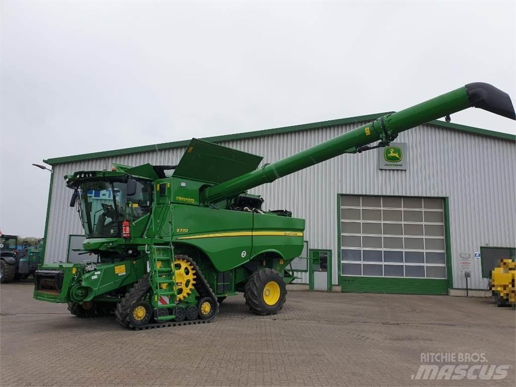 John Deere S770 Kombinované zberacie stroje