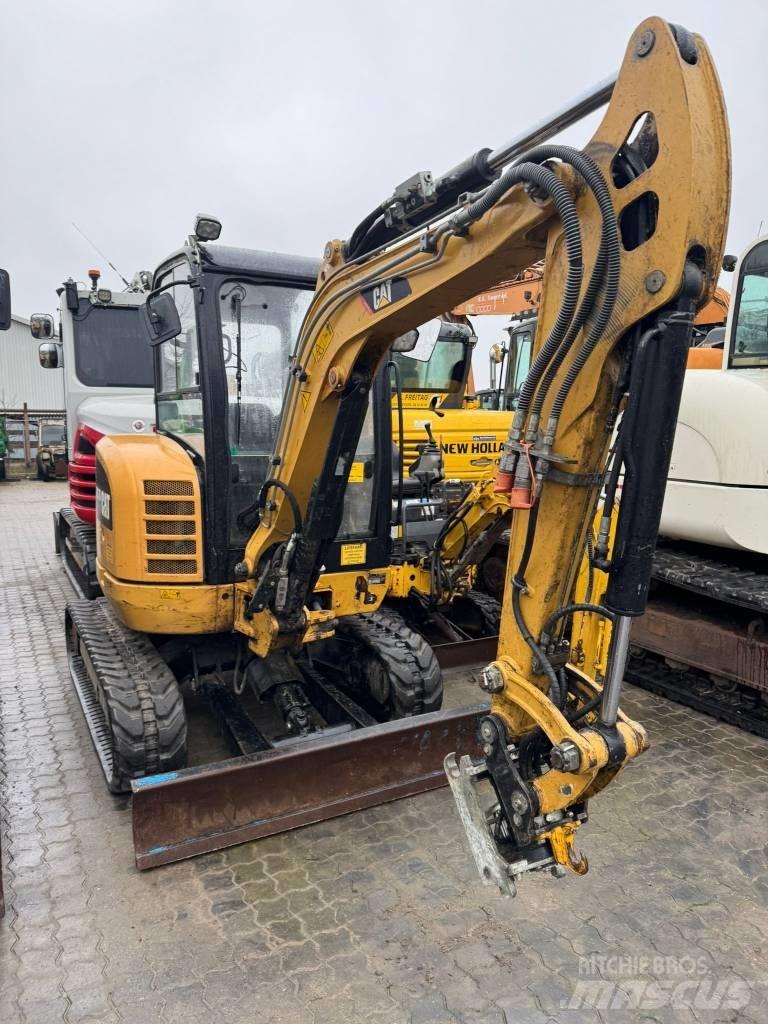 CAT 302.7 D Mini rýpadlá < 7t