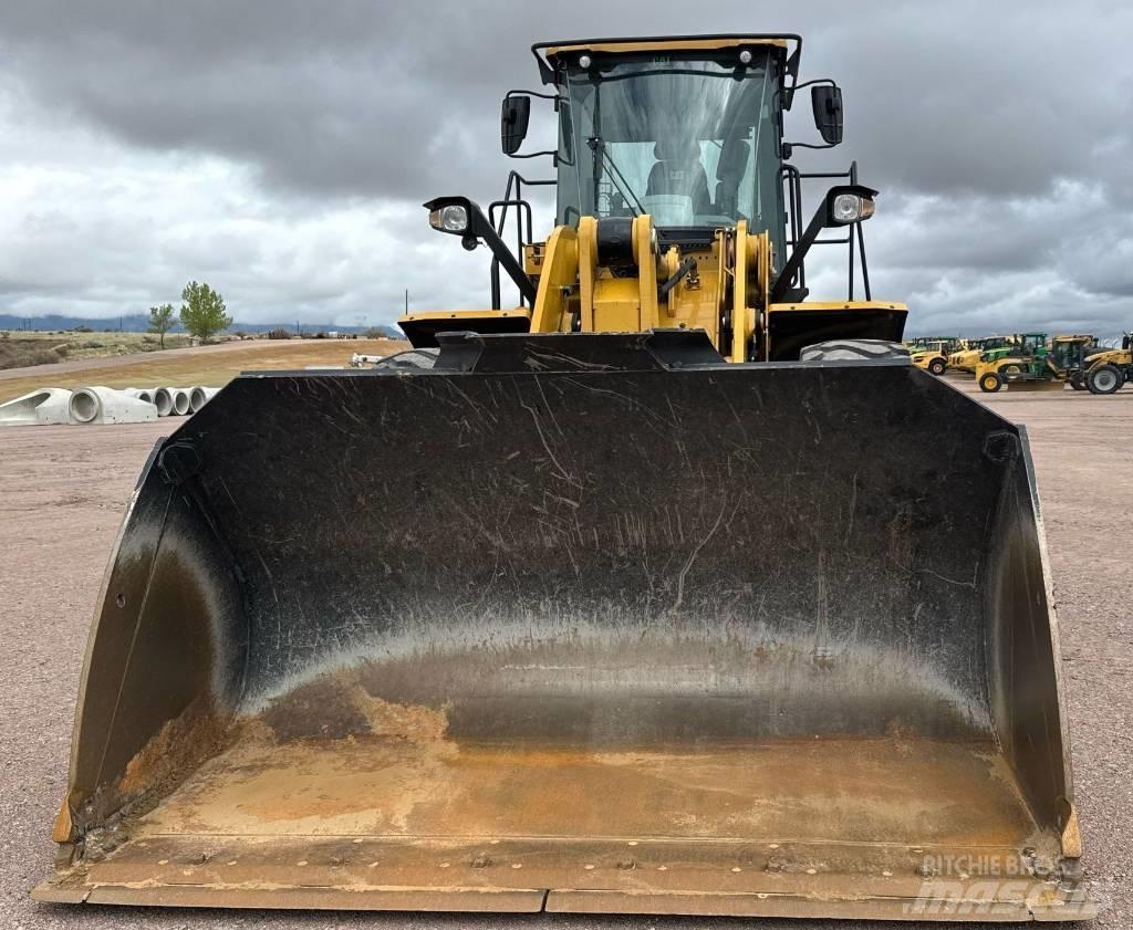 CAT 950M Kolesové nakladače