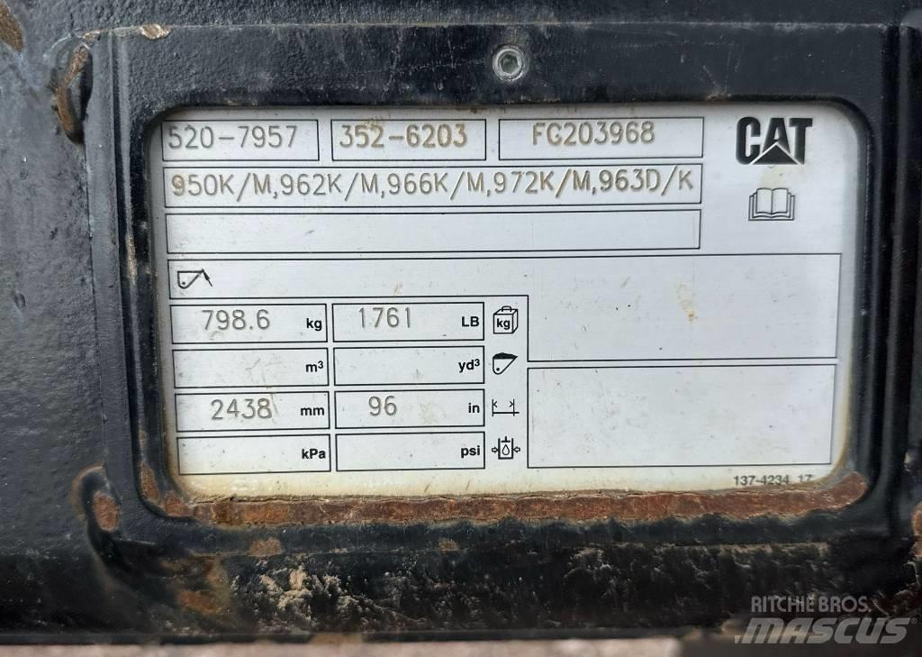 CAT 950M Kolesové nakladače