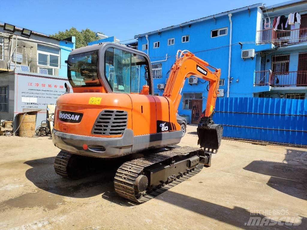 Doosan DX 60 Pásové rýpadlá