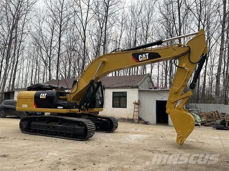 CAT 325D2 Pásové rýpadlá