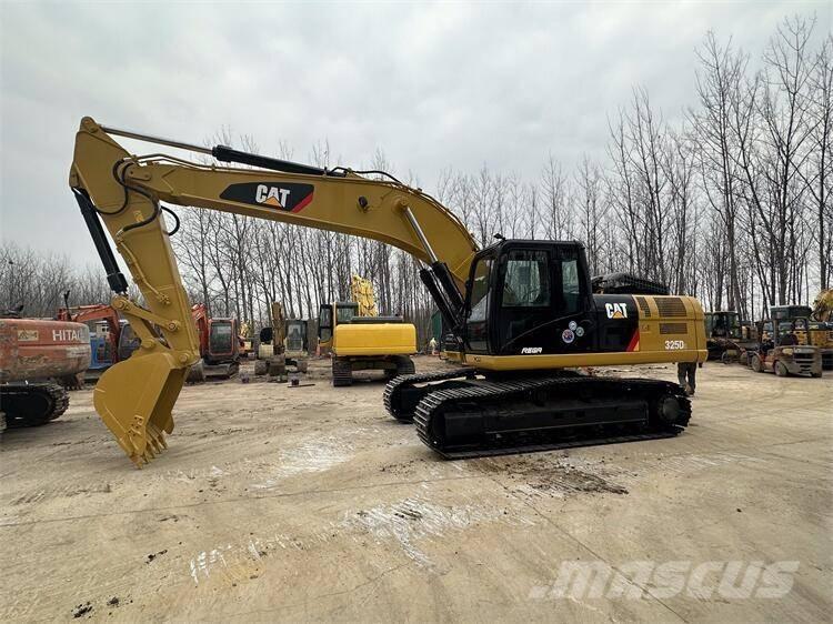 CAT 325D2 Pásové rýpadlá