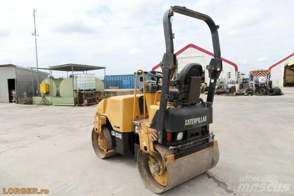 CAT CB 224 E Tandemové valce