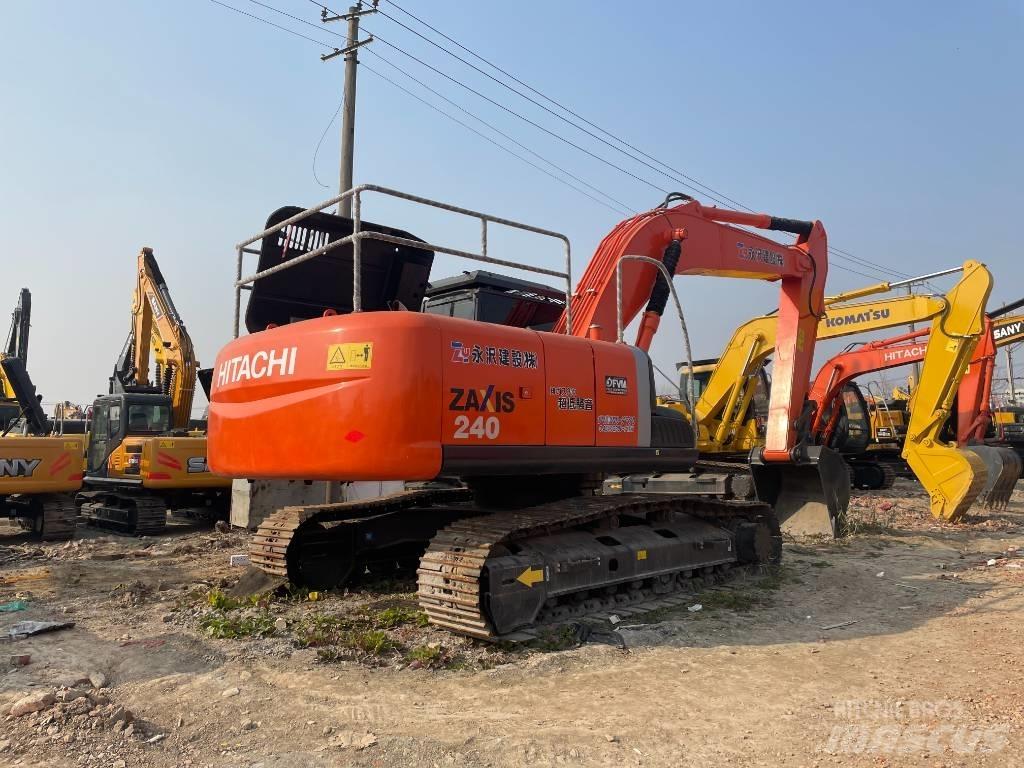 Hitachi ZX 240 Pásové rýpadlá