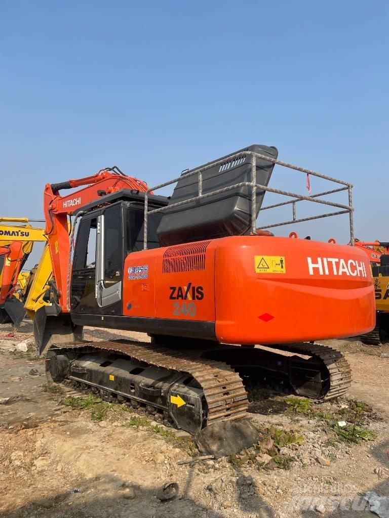 Hitachi ZX 240 Pásové rýpadlá