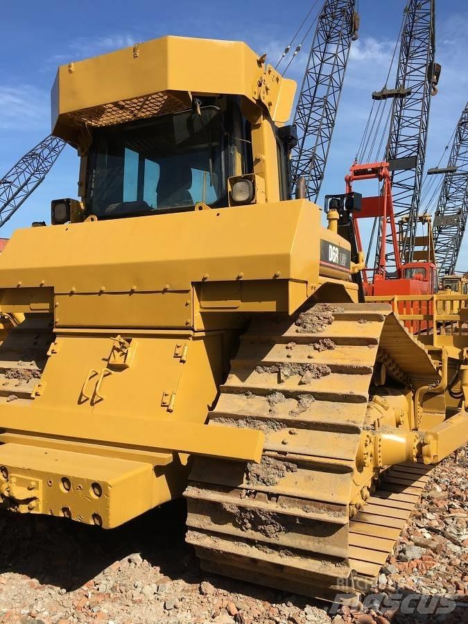 CAT D6R Pásové dozéry