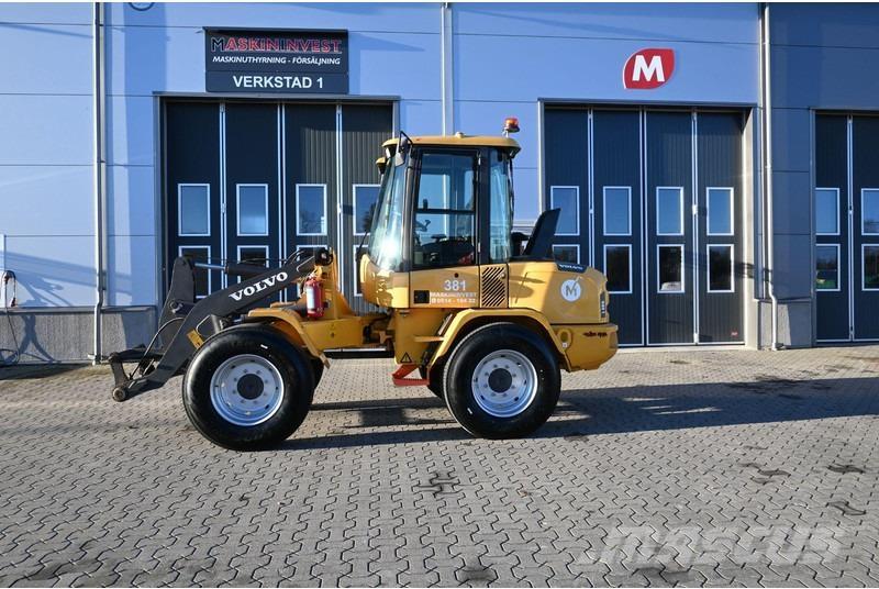Volvo L30G Kolesové nakladače