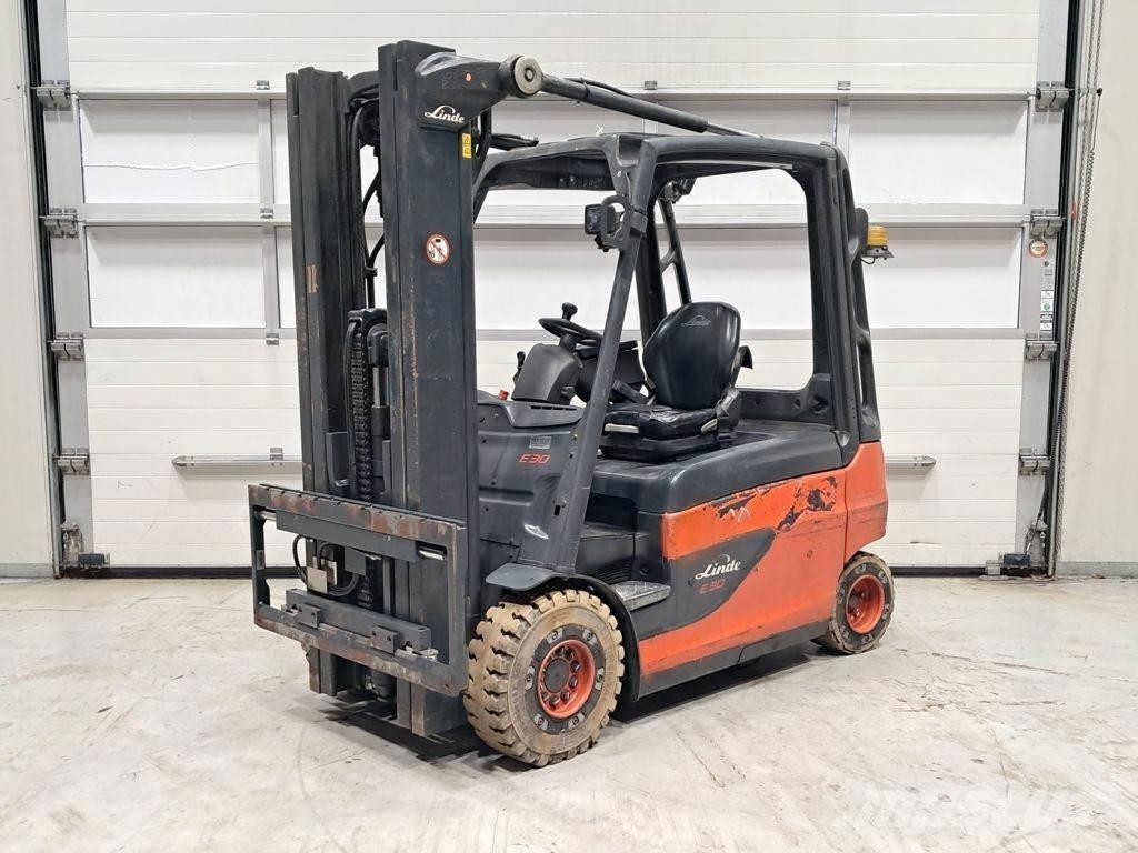 Linde E30L-01 Akumulátorové vozíky