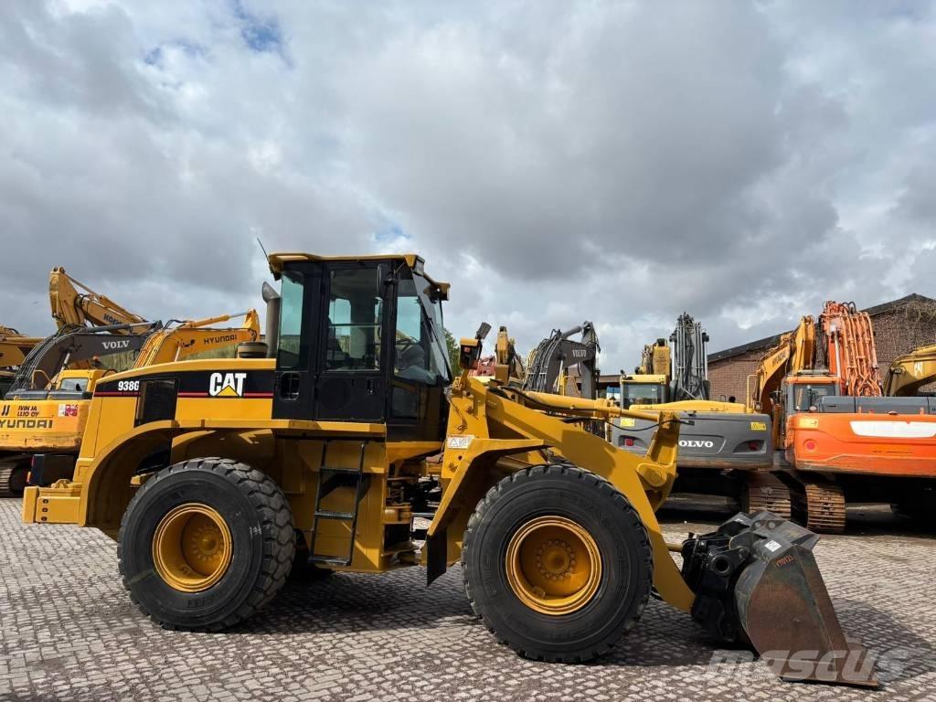 CAT 938 G Kolesové nakladače