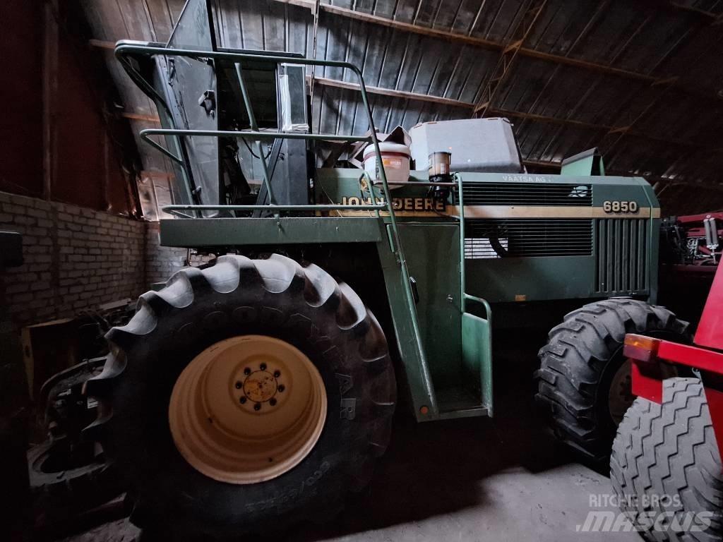 John Deere 6850 Samochodné kosačky