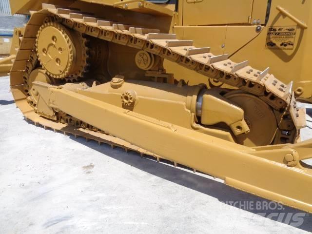 CAT D 6 R II Pásové dozéry