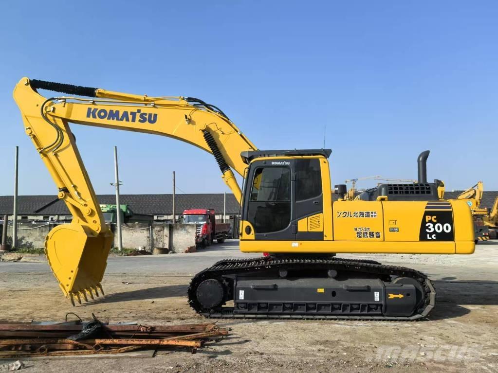Komatsu PC 300-8 Pásové rýpadlá