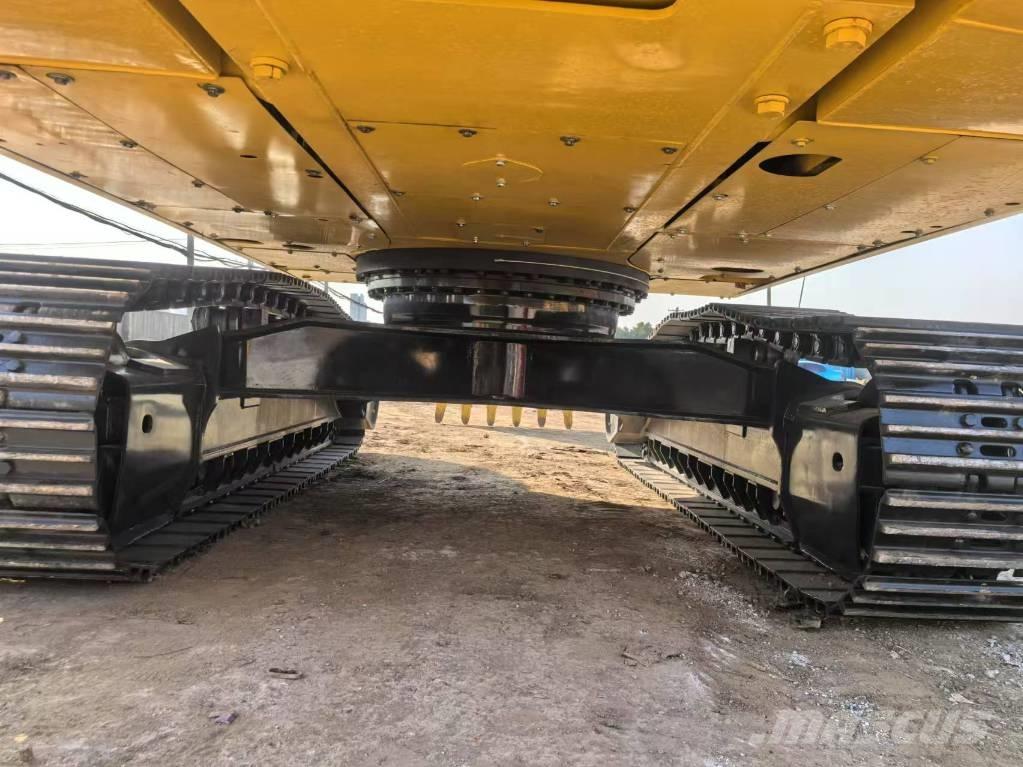 Komatsu PC 300-8 Pásové rýpadlá
