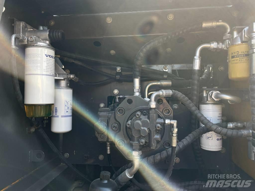 Volvo 210 Pásové rýpadlá