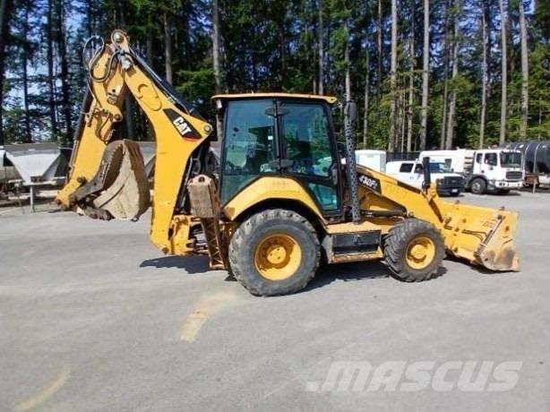 CAT 430 F Rýpadlo-nakladače