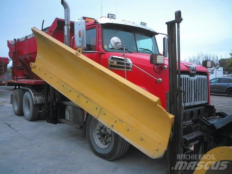 Western Star 4700 SB Snežné pluhy, predné snežné radlice