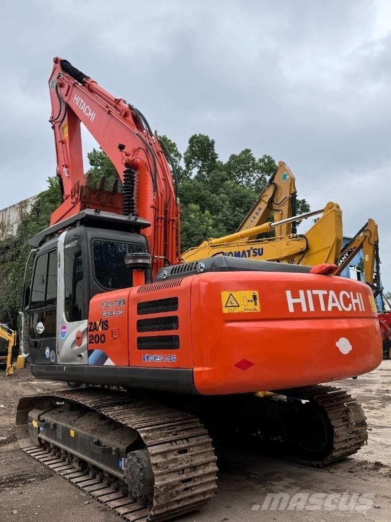 Hitachi ZX 200 Pásové rýpadlá