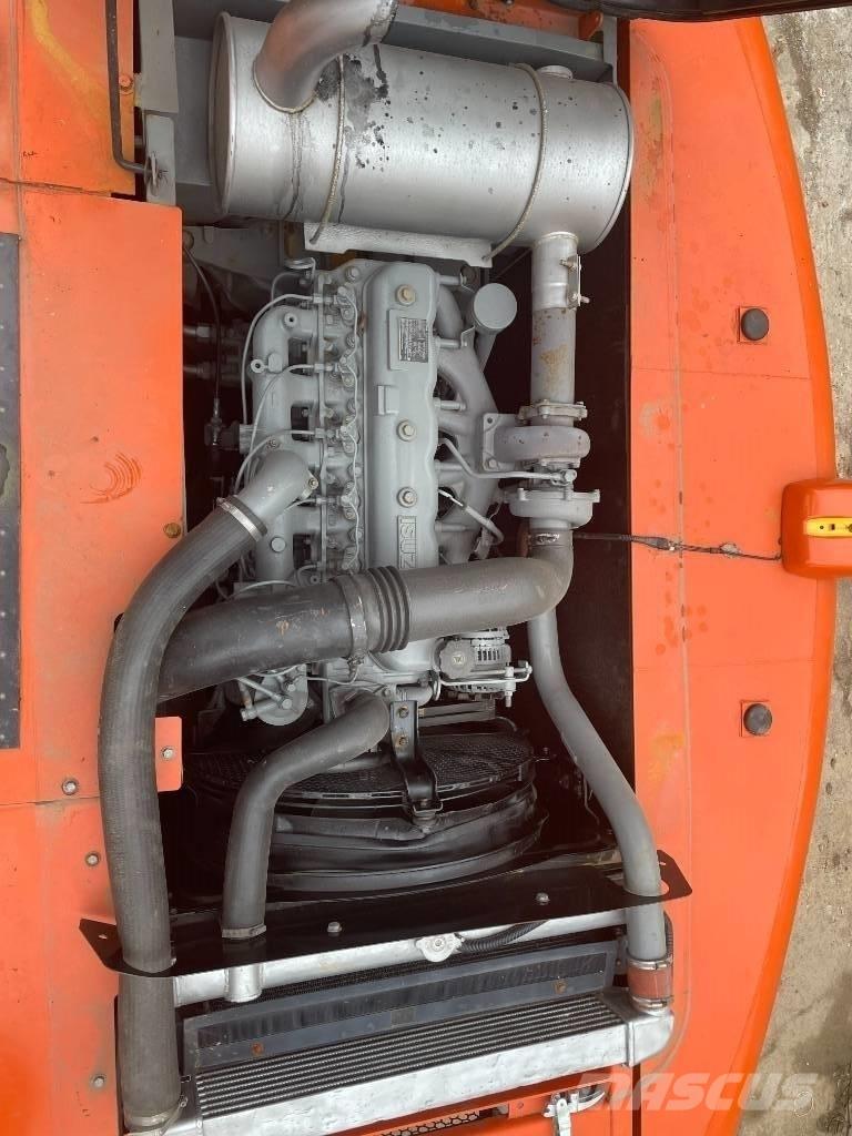 Hitachi ZX 200 Pásové rýpadlá