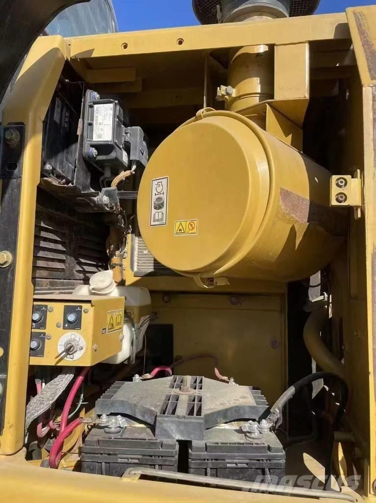 CAT 329 D2 Pásové rýpadlá