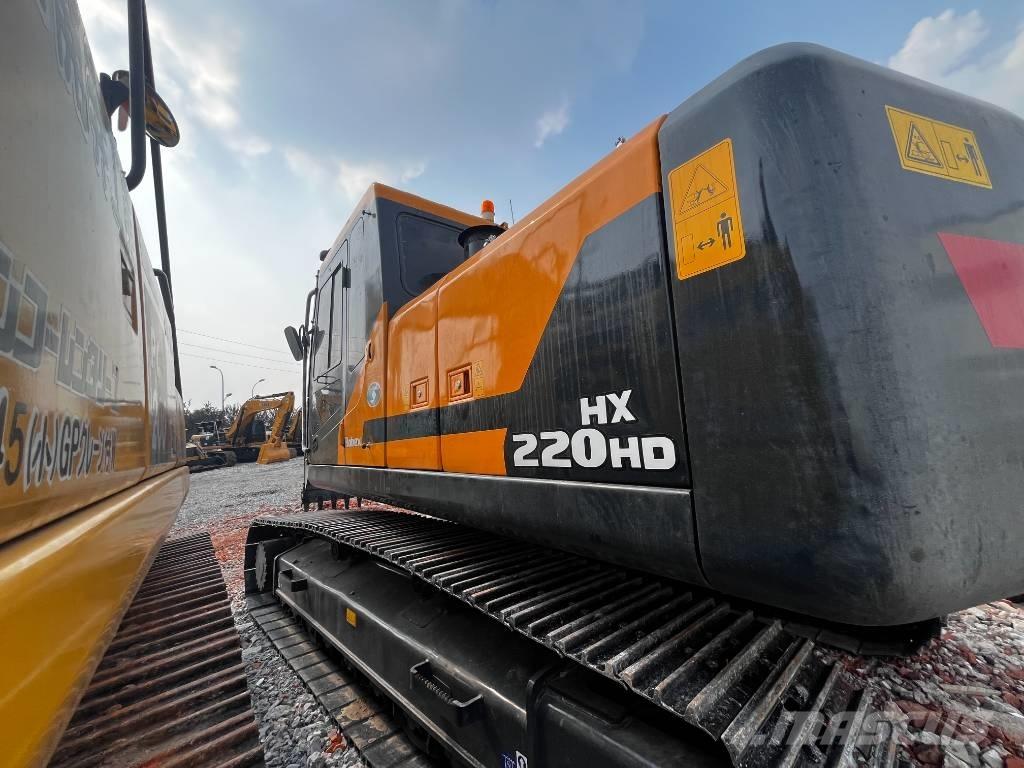 Hyundai HX 220 HD Pásové rýpadlá