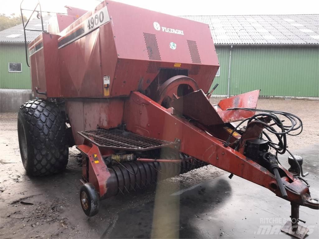Hesston 4900 Traktory