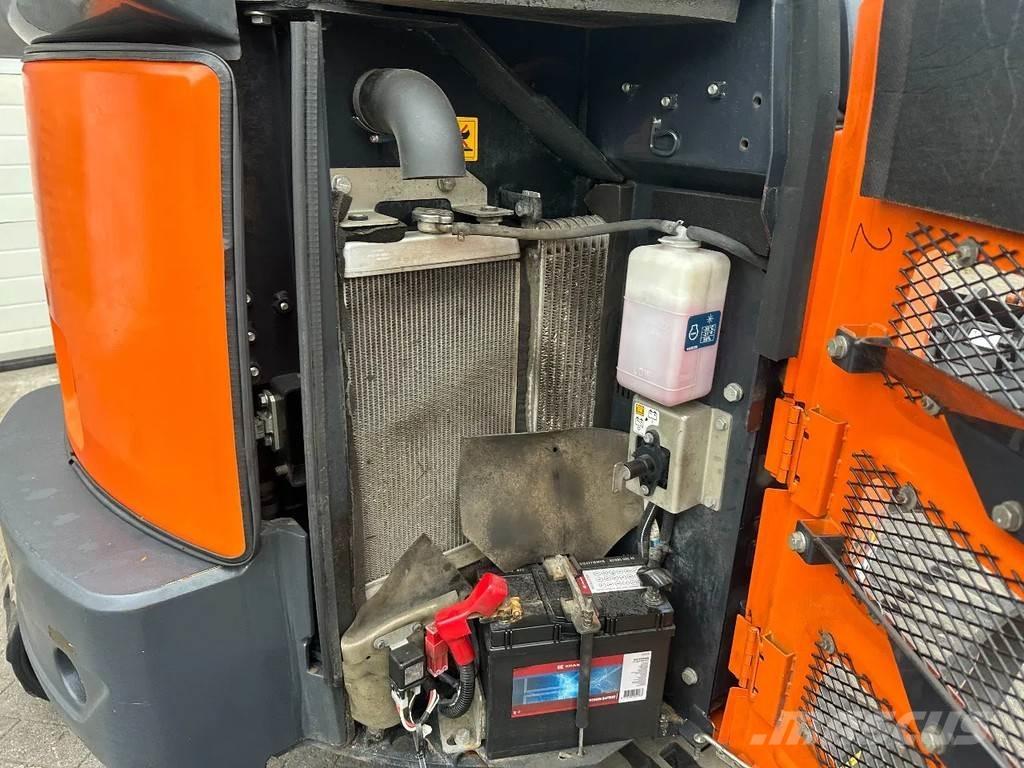 Hitachi ZX26U-6CR Mini rýpadlá < 7t