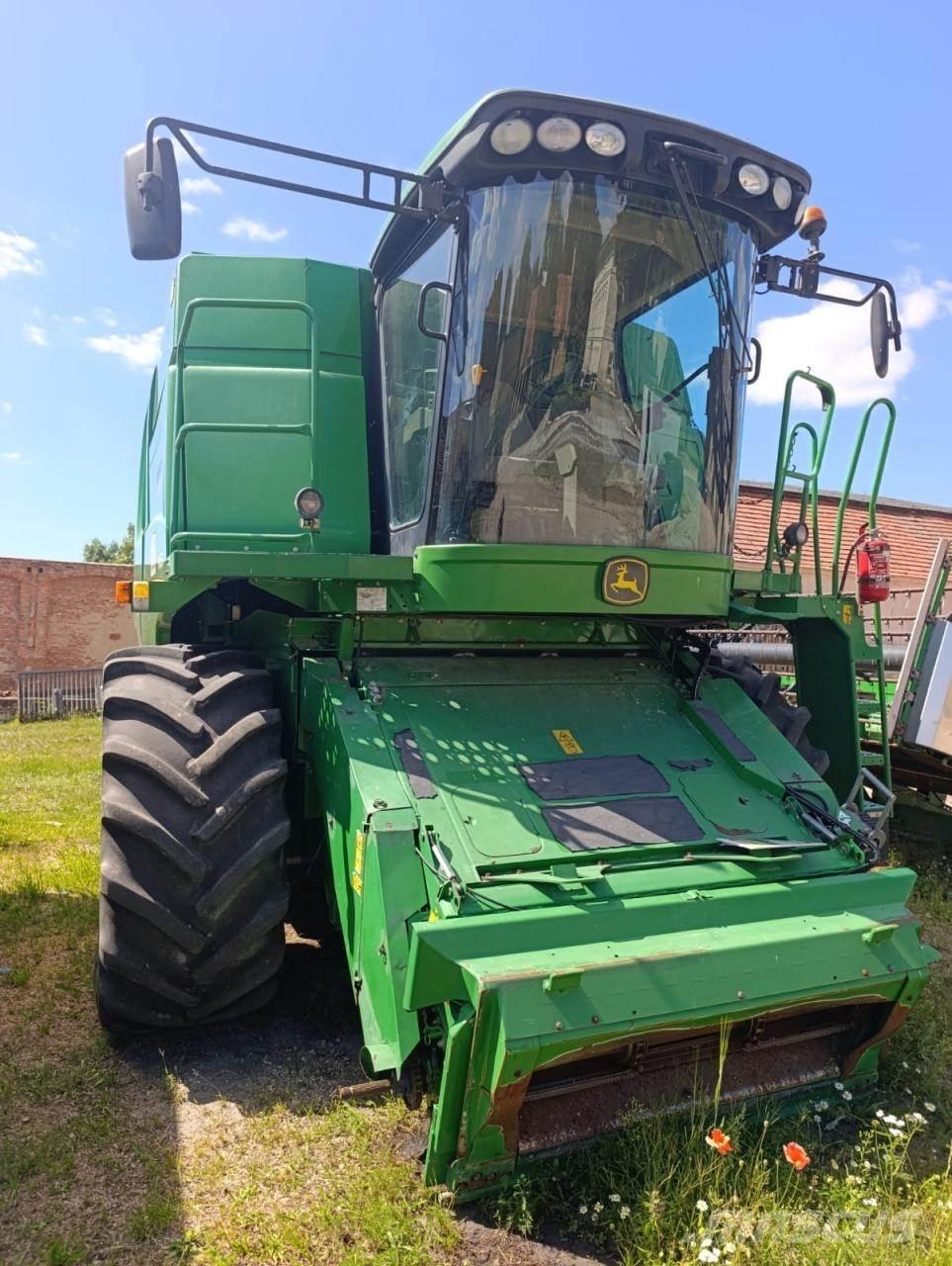 John Deere W650 Kombinované zberacie stroje