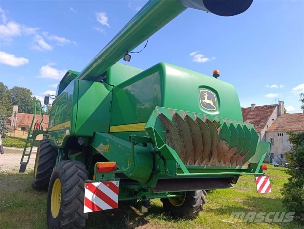 John Deere W650 Kombinované zberacie stroje