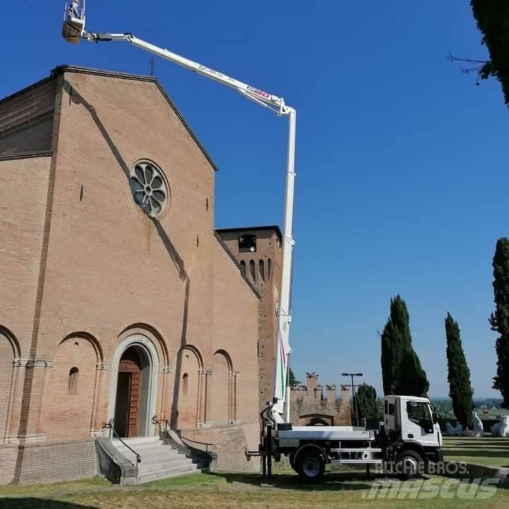 Cela DT 30 Autoplošiny