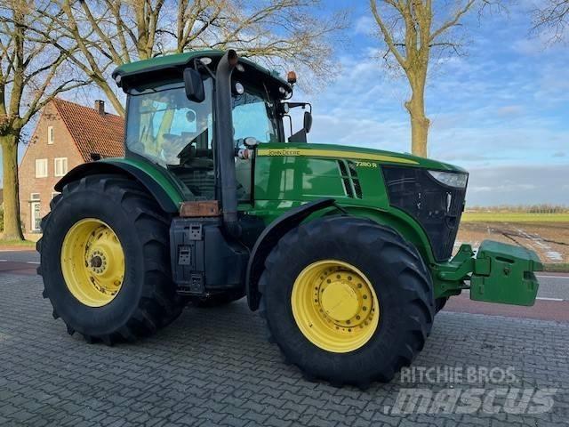 John Deere 7310 R Traktory