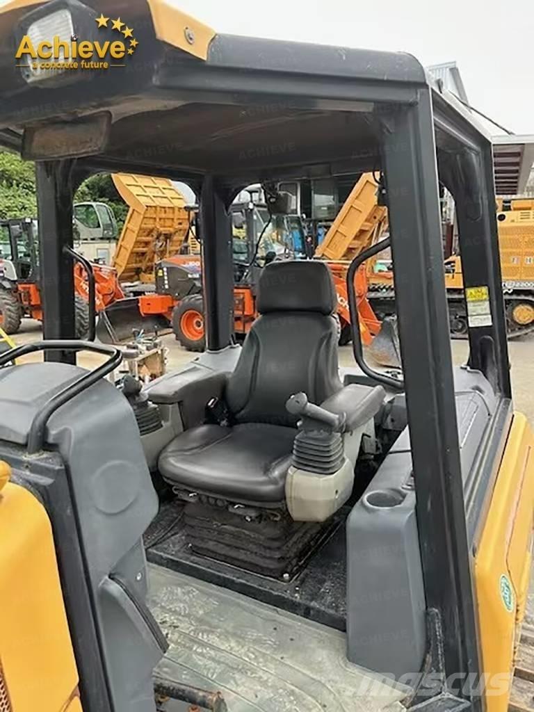 CAT D 3 K 2 Pásové dozéry