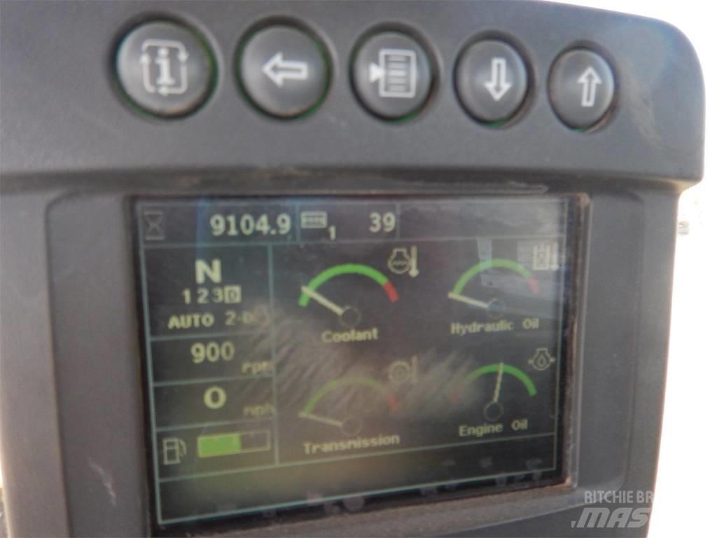 John Deere 524K Kolesové nakladače