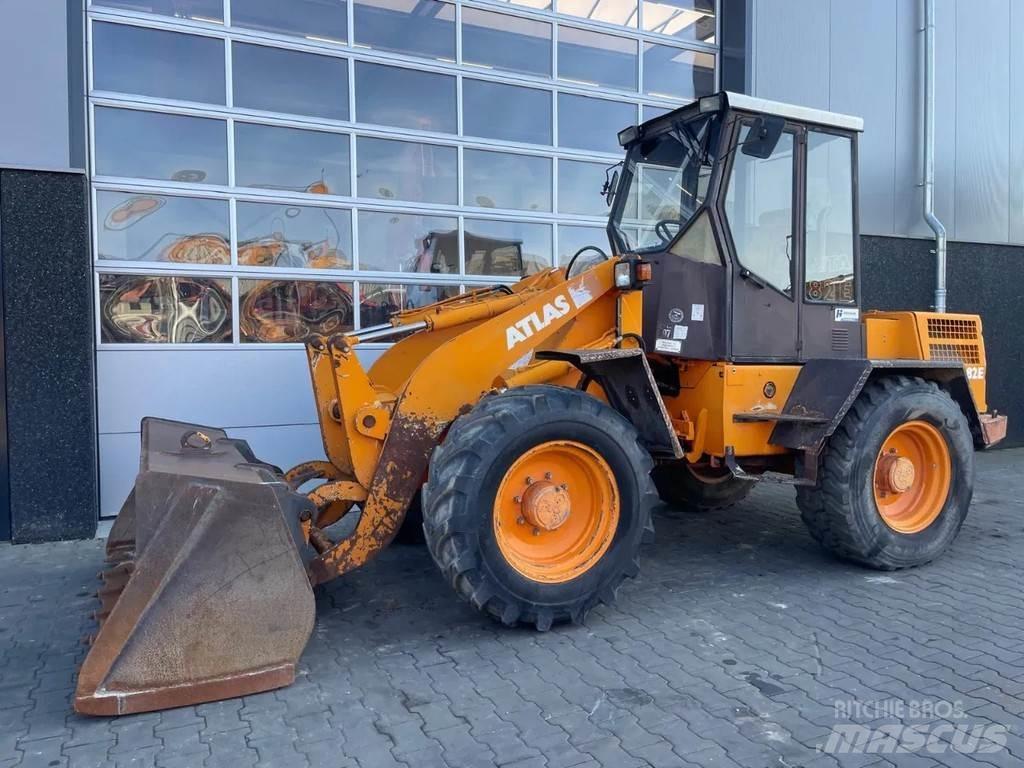 Atlas 82E Kolesové nakladače