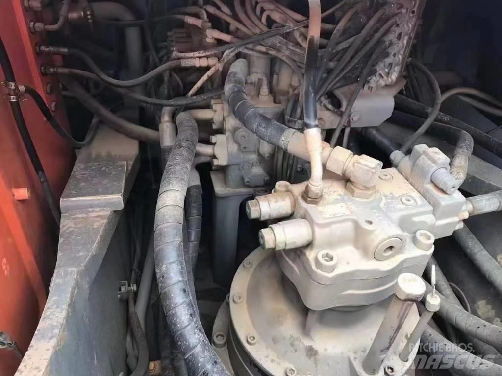 Hitachi ZX350 Pásové rýpadlá