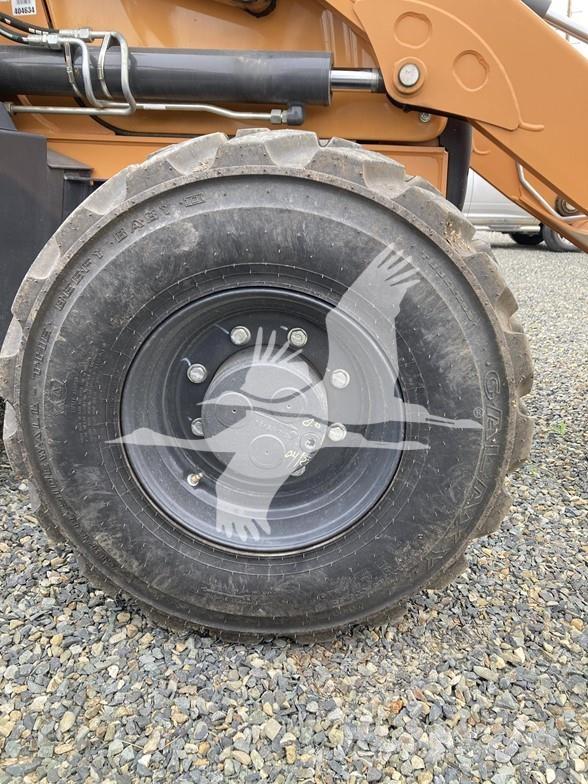 CASE 580SV Rýpadlo-nakladače