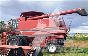 Case IH 1680 Kombinované zberacie stroje