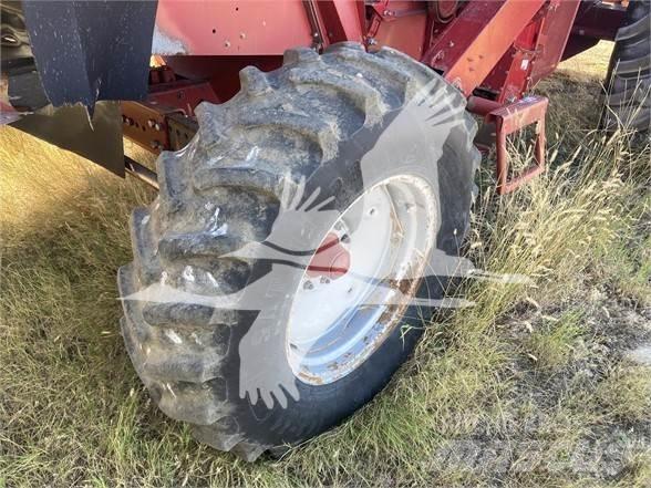 Case IH 2388 Kombinované zberacie stroje
