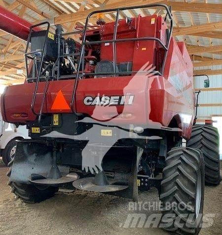 Case IH 7130 Kombinované zberacie stroje