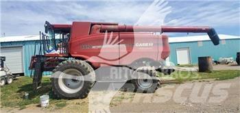 Case IH 8010 Kombinované zberacie stroje