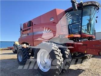 Case IH 8240 Kombinované zberacie stroje
