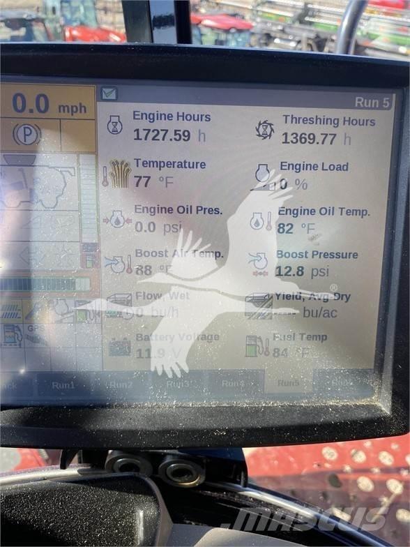 Case IH 8240 Kombinované zberacie stroje