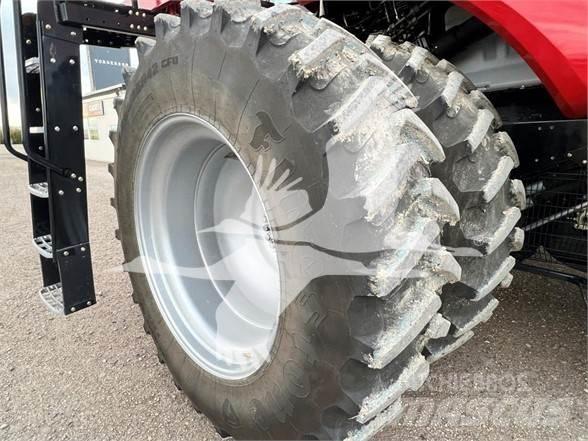 Case IH 8250 Kombinované zberacie stroje