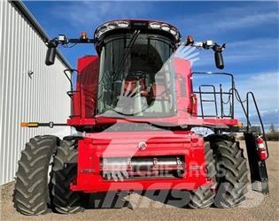 Case IH 8250 Kombinované zberacie stroje